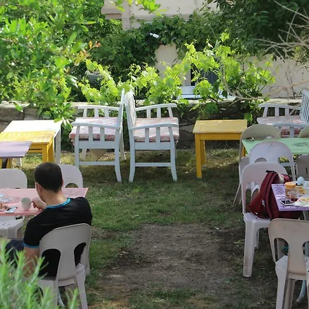 Ilyada Hotel *